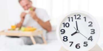 Intermittent Fasting: New 2025 US Research & Benefits - Cover Image