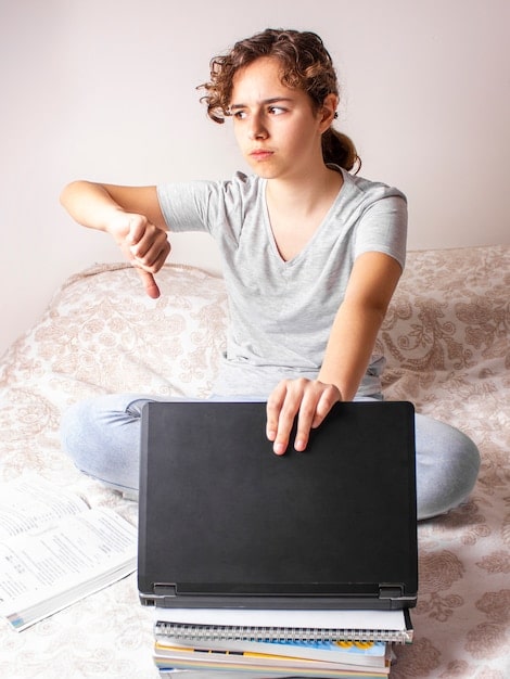 Online Education ROI: Costs & Outcomes vs. On-Campus Programs