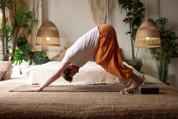 7 Simple Stretches to Relieve Back Pain in Under 10 Minutes: A Quick Guide